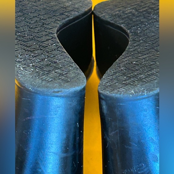 Charles David Metallic Gray Elastic Strap High Heel Wedge Sandals - Picture 10 of 10